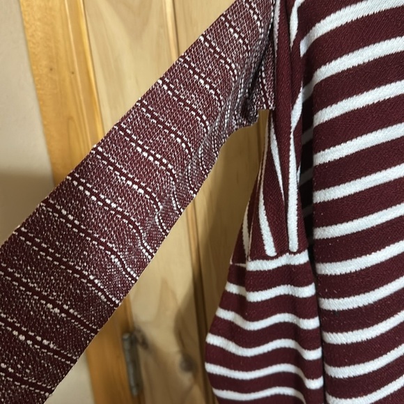 Harden Striped Maroon and White striped attached Scarf Tunic Sweater Women's Top - Picture 2 of 4